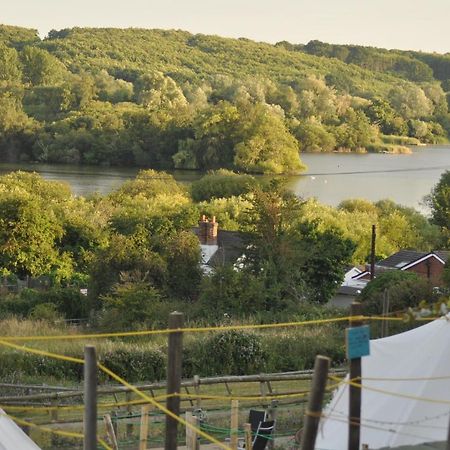 ホテルWalnut Tree Glamping Sturry エクステリア 写真
