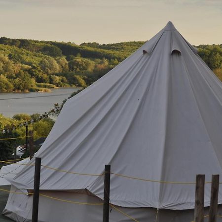 ホテルWalnut Tree Glamping Sturry エクステリア 写真