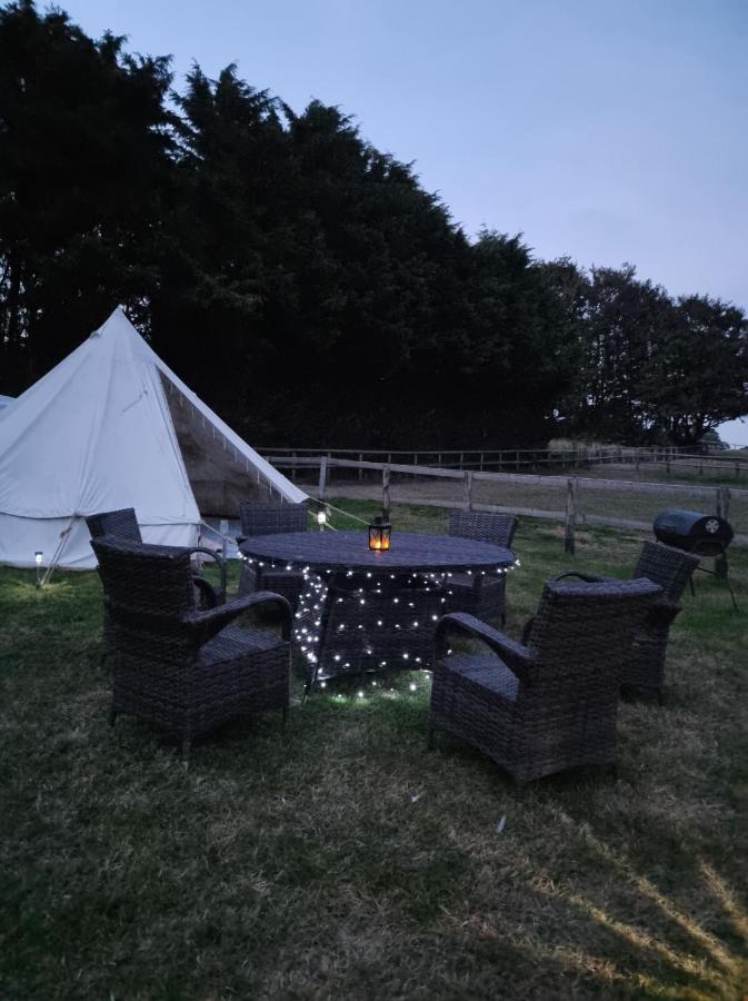 ホテルWalnut Tree Glamping Sturry エクステリア 写真