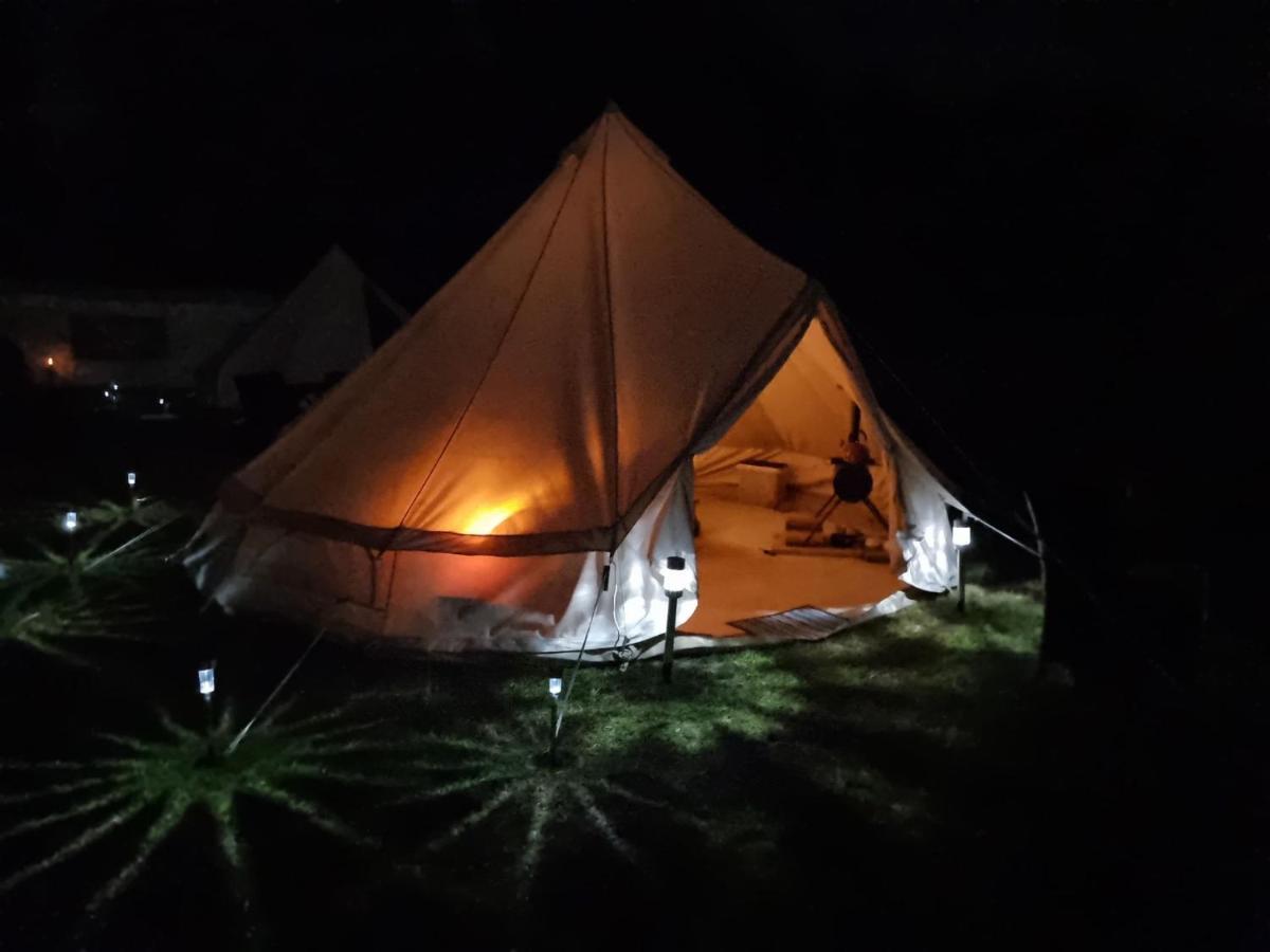 ホテルWalnut Tree Glamping Sturry エクステリア 写真