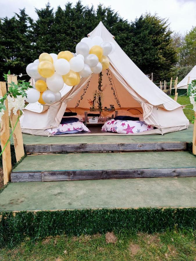 ホテルWalnut Tree Glamping Sturry エクステリア 写真