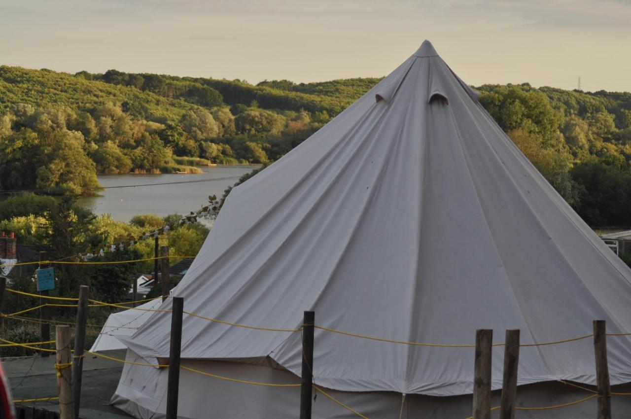 ホテルWalnut Tree Glamping Sturry エクステリア 写真